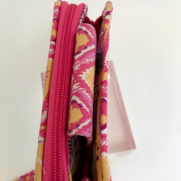 Disney Vera Bradley wristlet NWOT - Picture 5 of 6